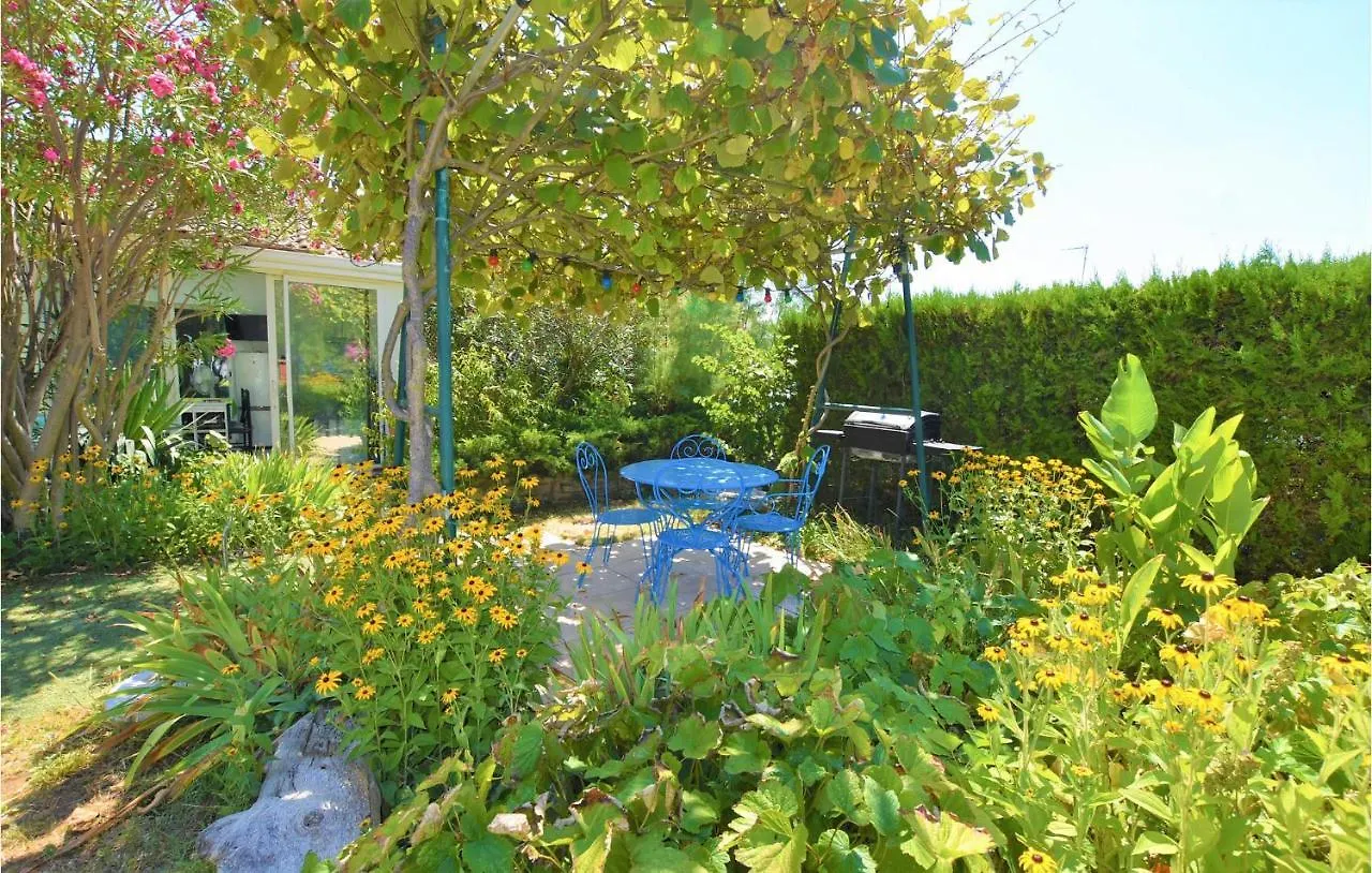 Holiday home Cozy Home In Donzere With House A Panoramic View